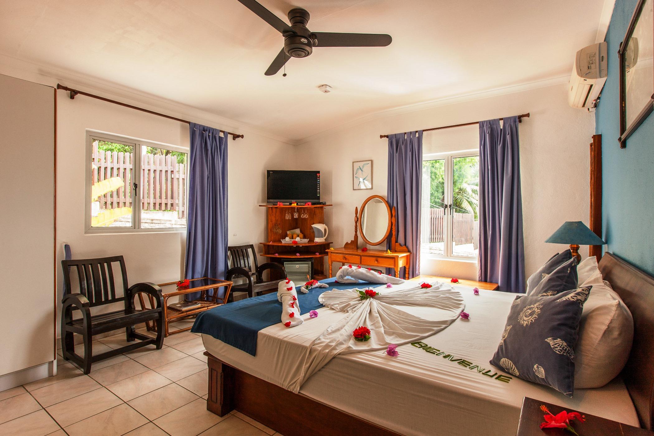 Le Relax Hotel And Restaurant Anse Royale Buitenkant foto