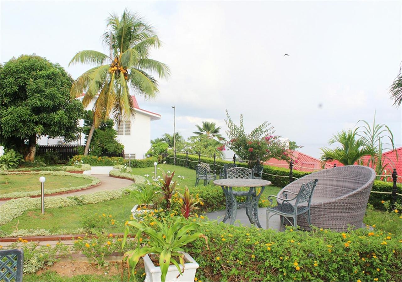 Le Relax Hotel And Restaurant Anse Royale Buitenkant foto