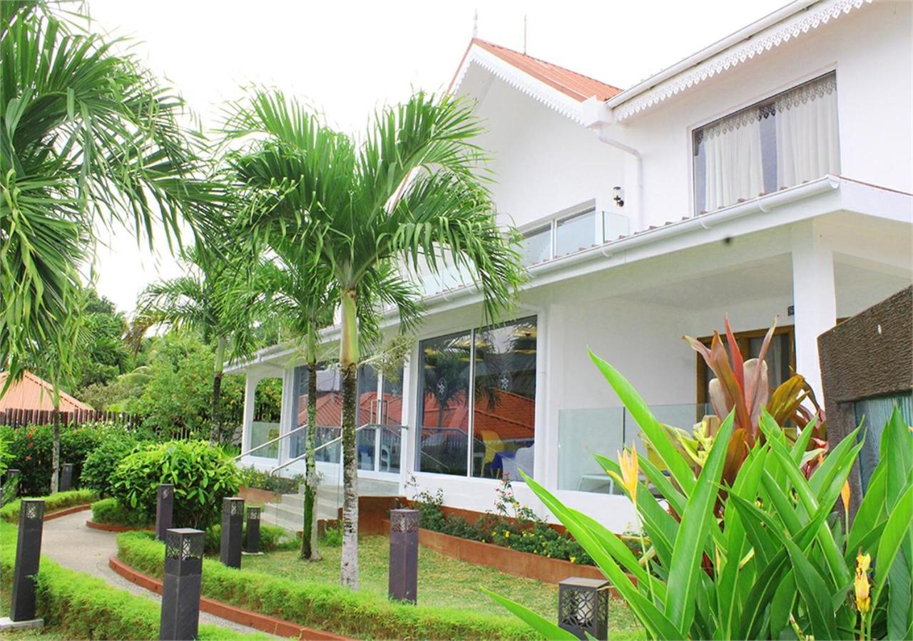 Le Relax Hotel And Restaurant Anse Royale Buitenkant foto